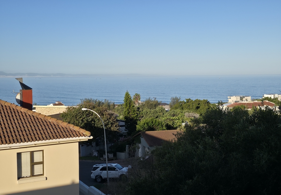 4 Bedroom Property for Sale in Wavecrest Eastern Cape